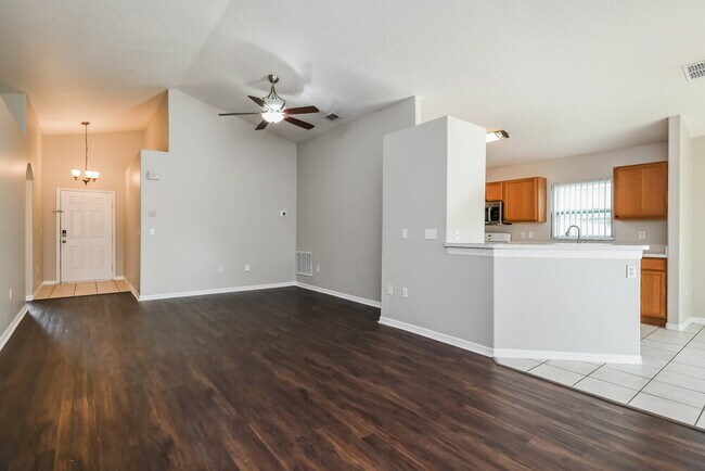 Photo - 330 Seville Pointe Ave