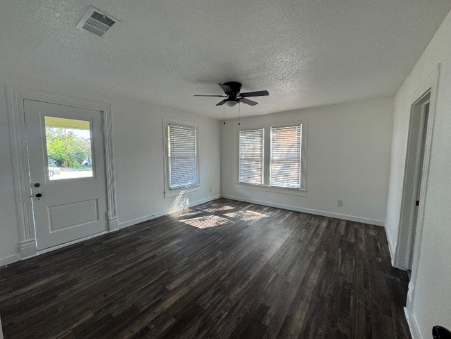 Photo - 314 Corsicana St