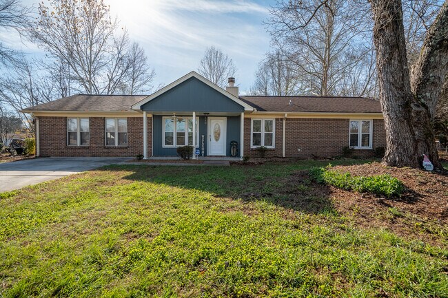 Building Photo - 110 Peabody Rd