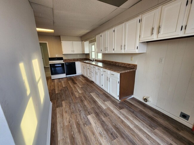 Photo - Newly updated 3 Bedroom 2 Bathroom Home-Located in Perry,IA