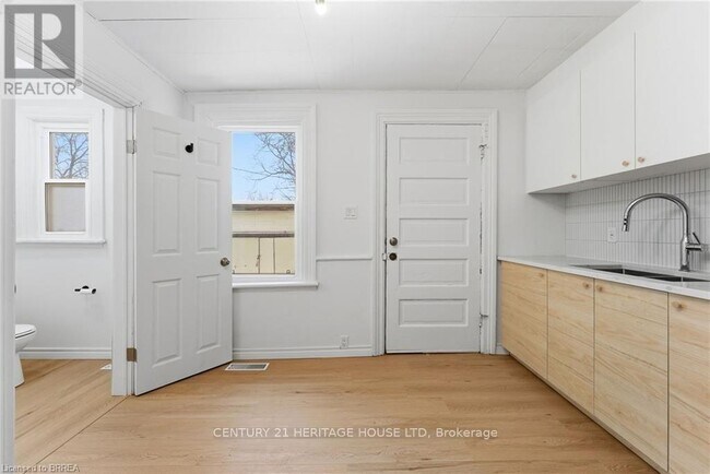 Photo - 176 Darling St