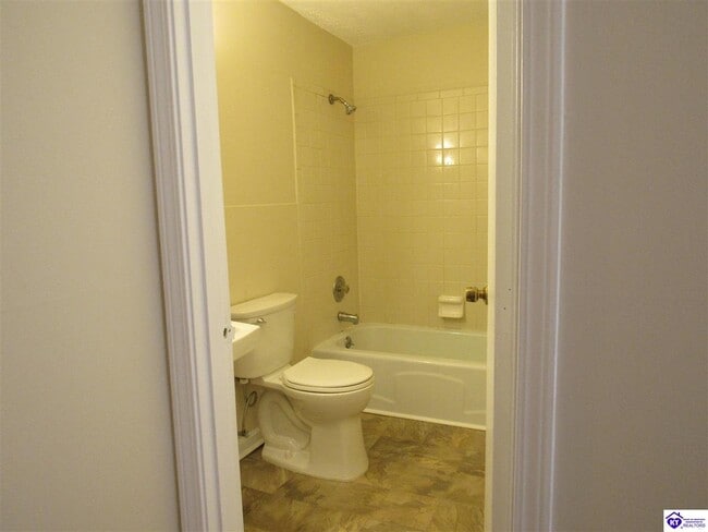 Photo - 3640 Flaherty Rd Unit Apt #5
