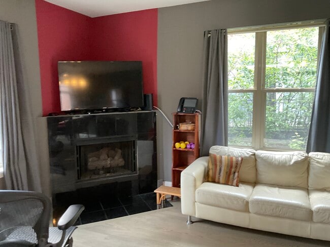 Building Photo - 757 W Eastman St Unit 757 Rental
