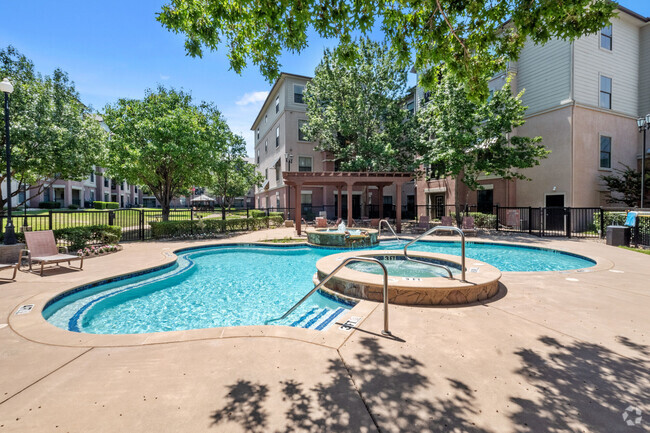 Building Photo - Plaza At Chase Oaks Rental