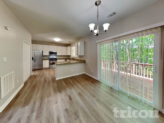 Photo - 1013 Chatsworth Ln