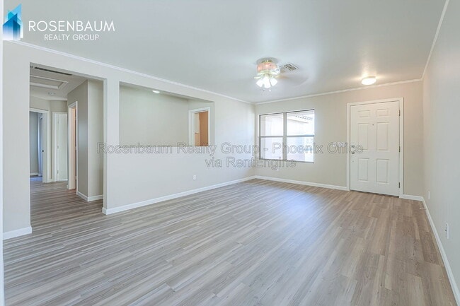 Photo - 537 W Kingman Dr
