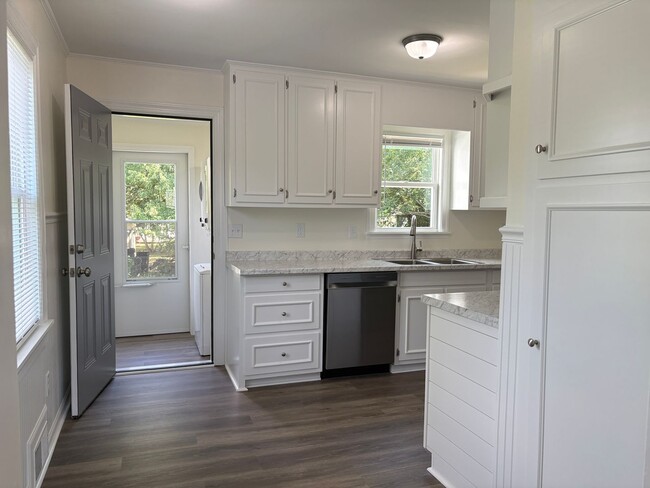 308 Chapel Hill Rd