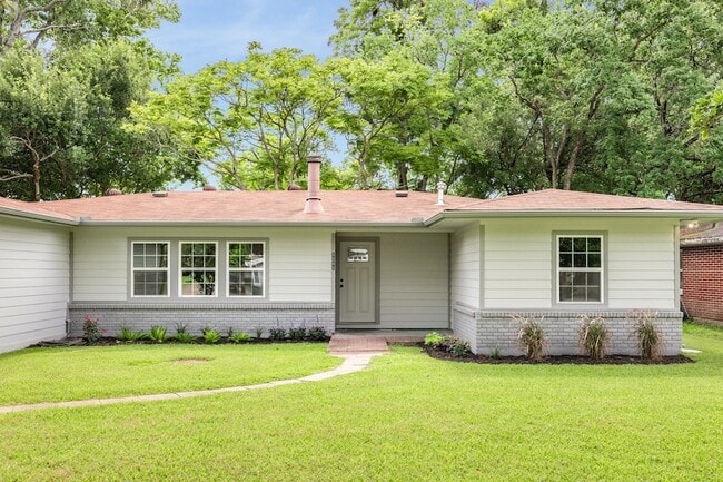 Photo - 1211 Kirsten St