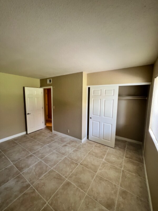 Photo - 5081 River Glen Dr Unit 123