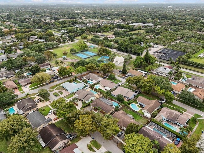Photo - 5009 SW 104th Ave
