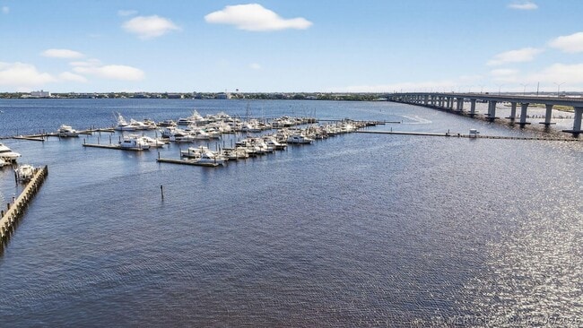 875 NW Flagler Ave Unit 302