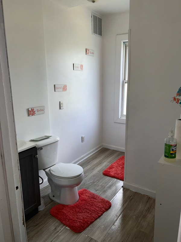 Photo - 298 Capital Ave NE