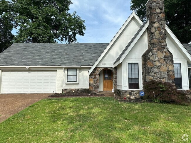Building Photo - 2350 E Lake Oaks Dr Rental