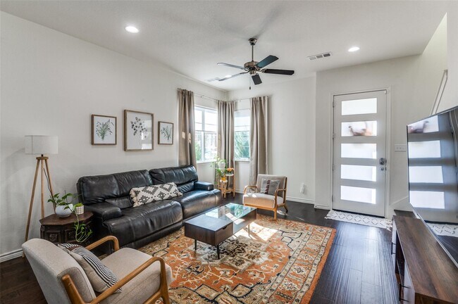 Photo - 5116 Slate St