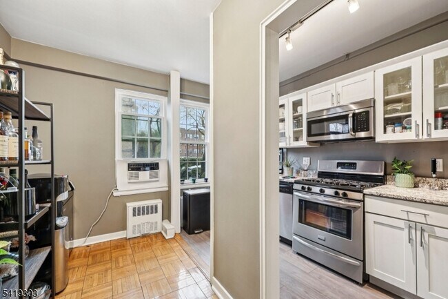 Photo - 5 Roosevelt Pl Unit 1E