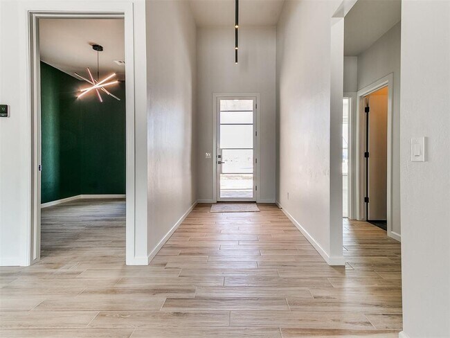 Photo - 25198 Scarlett St