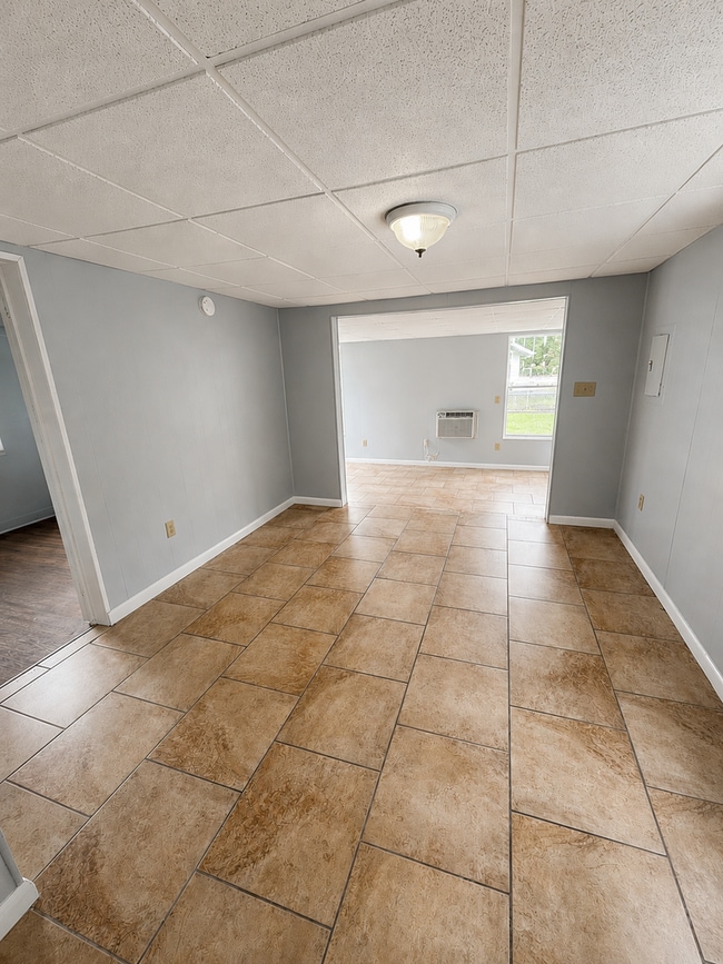 Photo - Cute 2BR/2BA HUGE ENCLOSED PORCH, Next to Stewart Middle, Tile Floors!