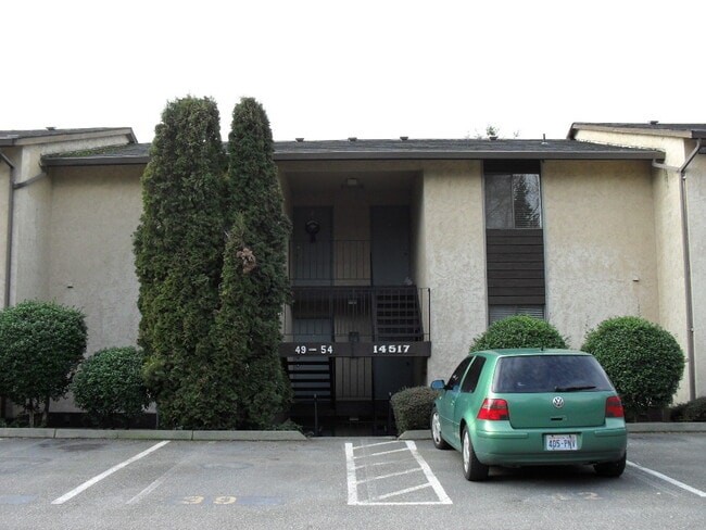 Building Photo - Clean Top Floor 1BR 1BA Condo with Wood Burning Fireplace Unit N54