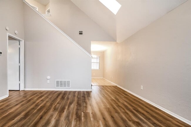 Photo - 2607 Lonnie Ln