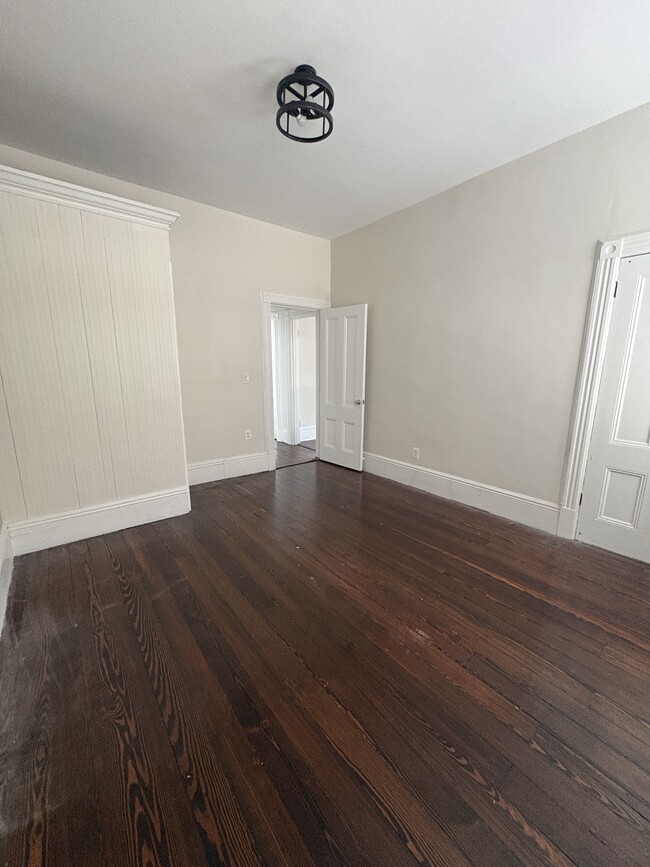 Photo - 393 Van Duzer St Unit 1