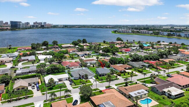 Photo - 600 S Mangonia Cir