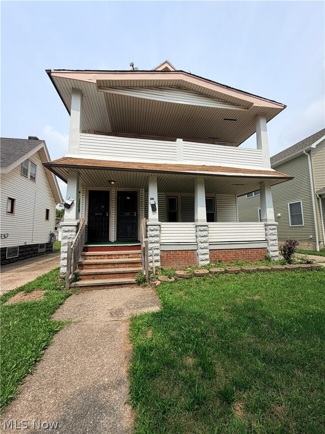 Building Photo - 11721 Hamlen Ave Unit #UP