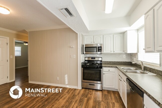 Photo - 1833 Shore Acres Blvd NE