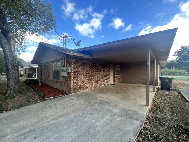 Photo - Adorable 2-Bedroom Duplex Just Minutes fro...