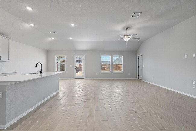 Photo - 145 Hackberry Ln