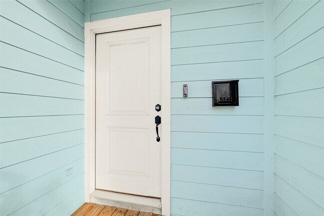 Photo - 1405 E 33rd St Unit A