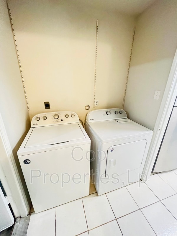 Photo - 6319 Waddesdon Wood