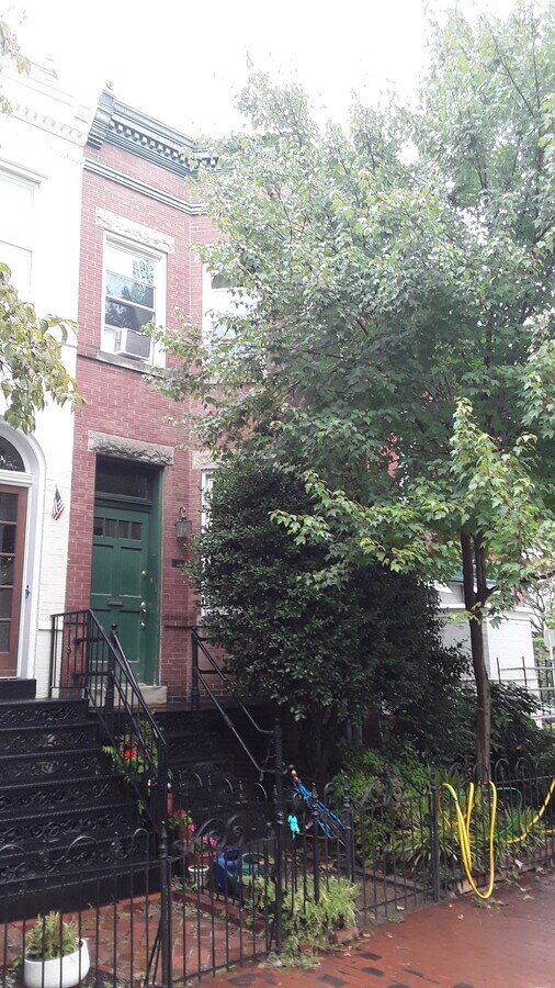 Photo - 503 4th St SE Apartments Unit B