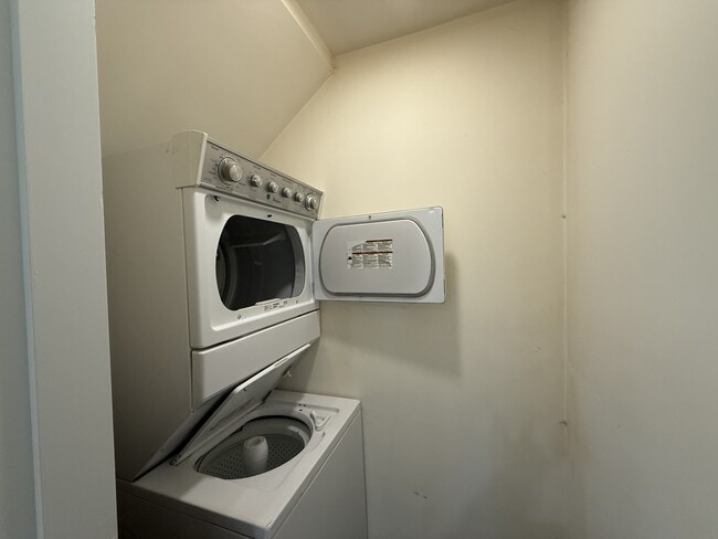 Photo - 9419 McNaught Rd