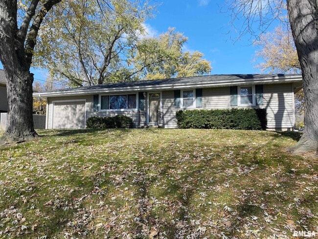 Building Photo - 1829 W Daytona Dr