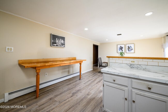 Photo - 570 Eltone Rd