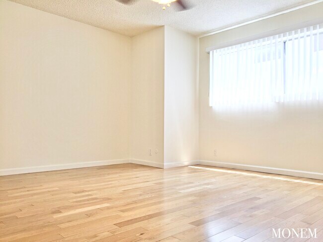 Photo - 1808 N Harvard Blvd