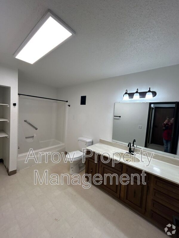 Building Photo - 201 E Arbor Ave Rental