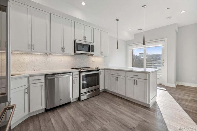 Photo - 355 Phillips Park Rd Unit 301