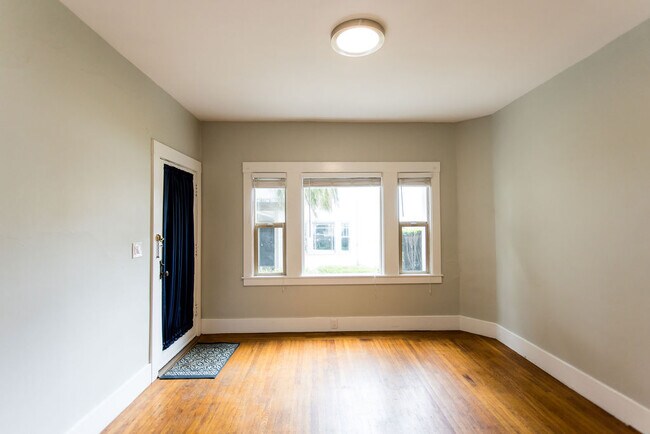 Photo - 2329 Parker St Unit parker