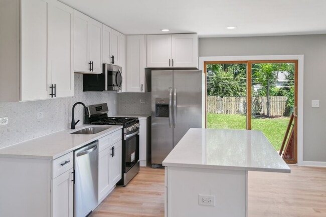 Photo - 118 Windsor Ln