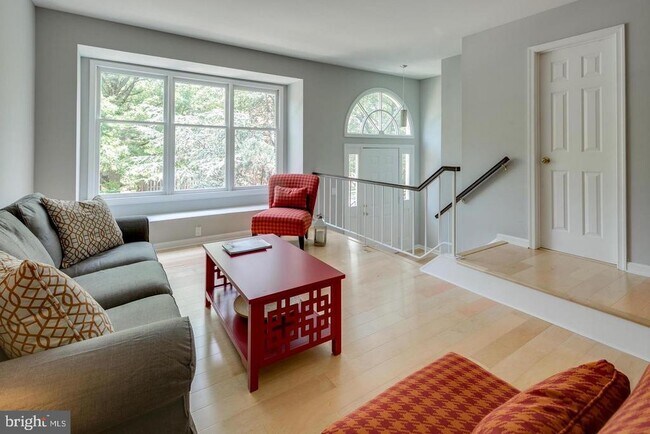 Photo - 1353 Templeton Pl
