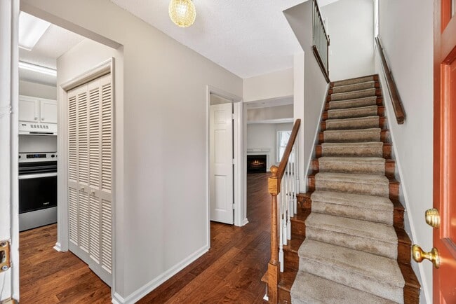 Photo - 850 Colony Dr
