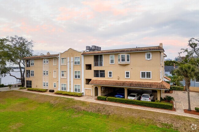 San Marco Place - San Marco Place Apartments
