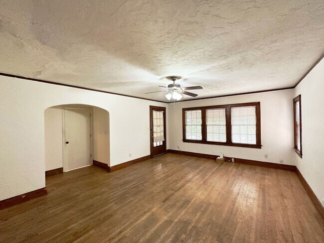 Photo - Beautiful Brick House Within Walking Dista...