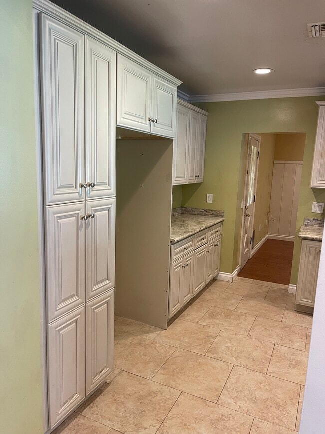 Photo - 1538 Zara St