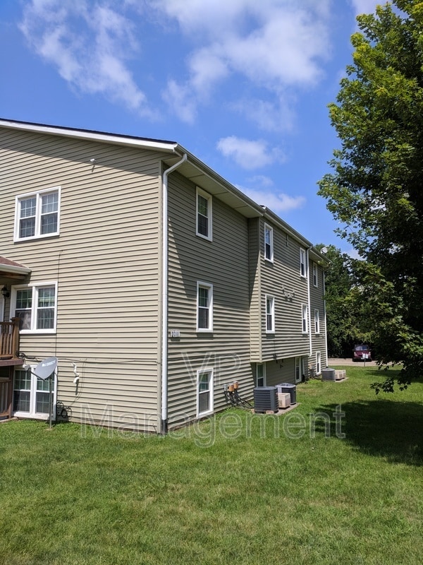 Photo - 2218 Emerald Dr Unit 1
