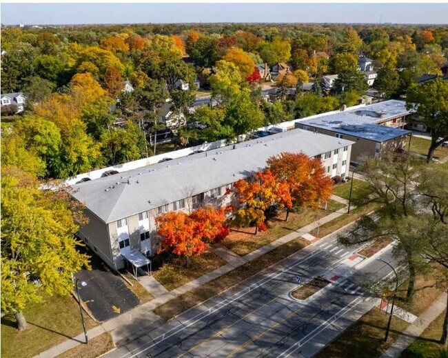 Photo - 1250 W Nine Mile Rd Unit Apt 7