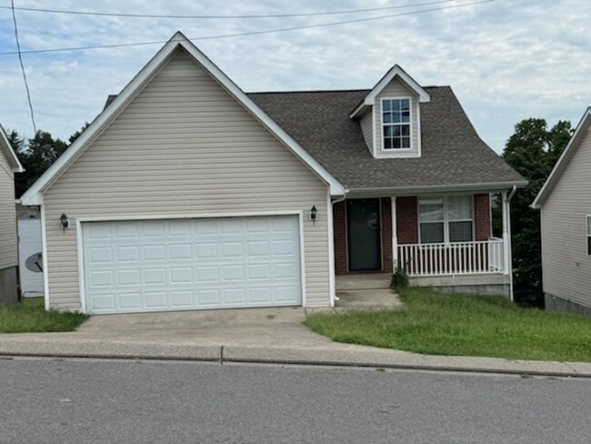Building Photo - Charming 3-Bedroom Home in the Heart of La...