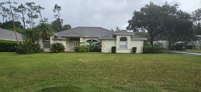 Building Photo - Spacious 4 Bedroom Home in Breakaway Trail...