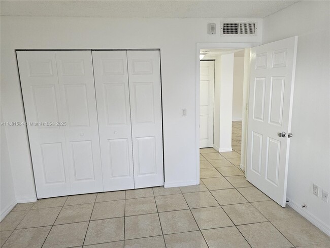 Building Photo - 8200 SW 210th St Unit 301 Rental